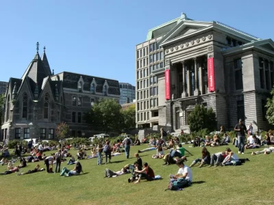 mejores universidades de Vancouver